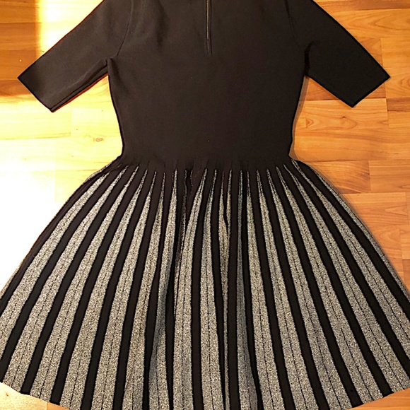 Milly Scoop-Neck Elbow-Sleeve Fit-and-Flare Metallic Pleated Dress - Picture 9 of 12